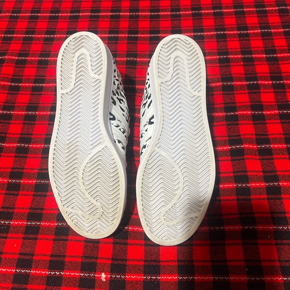 Adidas’s superstar low cheetah print - Picture 5 of 6